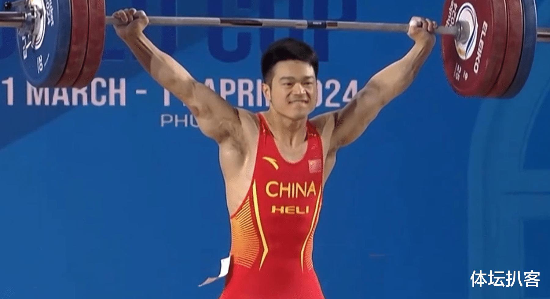 中国举重奥运冠军世界纪录被打破！夺1金1银，总成绩输给印尼名将(2)