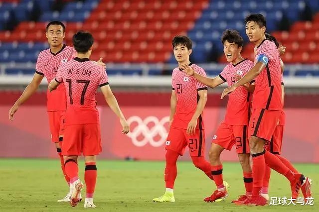 1-2！日本队倒下，中国国奥复仇，24年纪录诞生，再胜两场=出线(2)