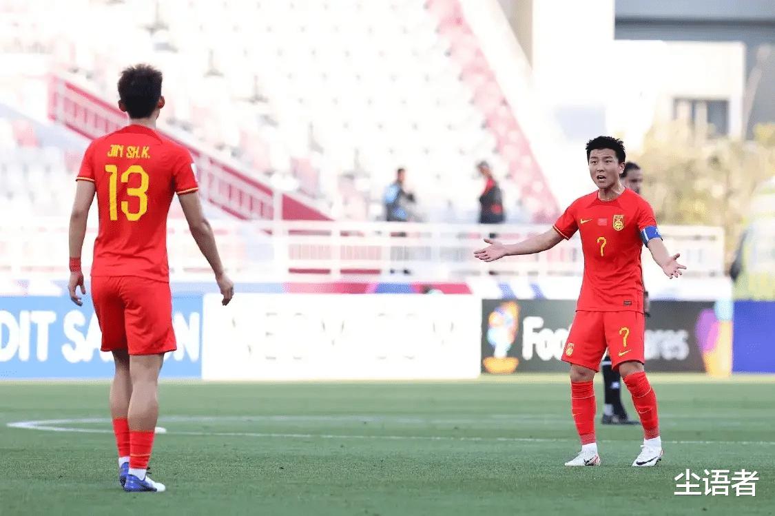中国球队韩国拉练，两胜一平两负，进9球失10球，对手教练点名表扬两位球员