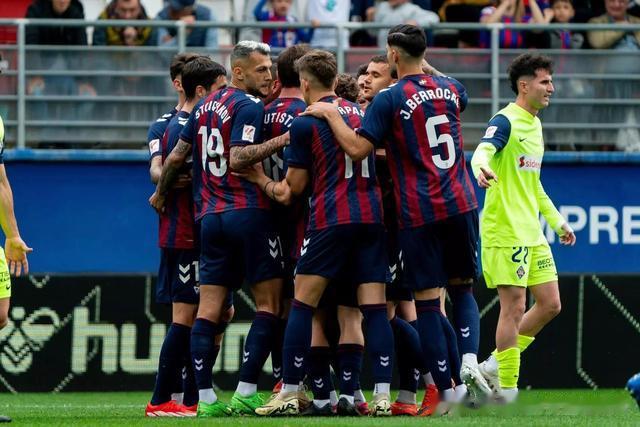 西乙第38轮：莱加内斯2-1逆转靠净胜球领跑 巴拉多利德埃瓦尔紧随(4)