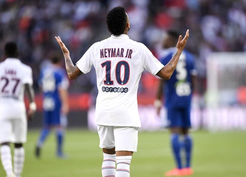 法甲巴黎1-0三连胜，内马尔补时倒钩绝杀，称在巴黎比赛像客场(5)