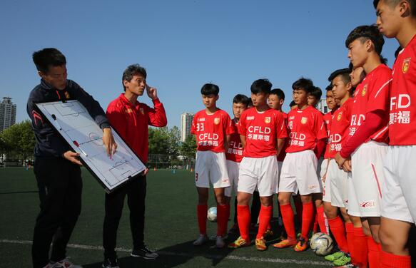 中超对青少年足球的帮助 总局关注青少年足球(2)