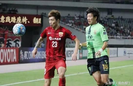 2016中超进步球员 2016年中国足球进步最明显的五位球员(3)