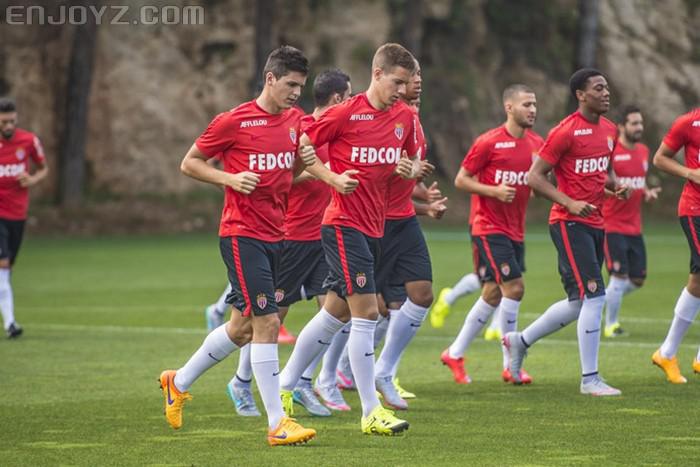法甲昂热队服 摩纳哥使用训练服出战法甲联赛(2)