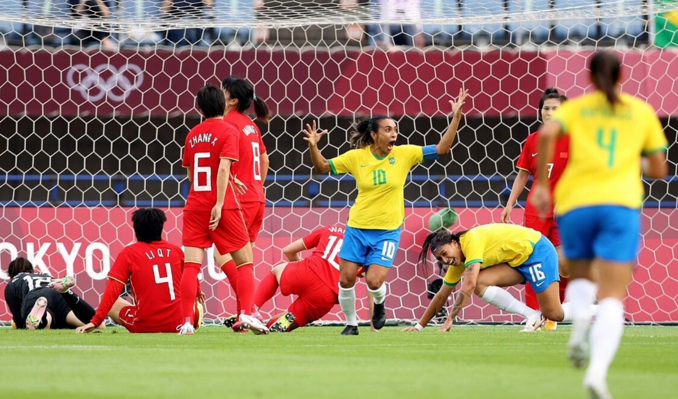 0-5！中国女足完败，运气太差，4射门中框，35岁巴西老将梅开二度(1)