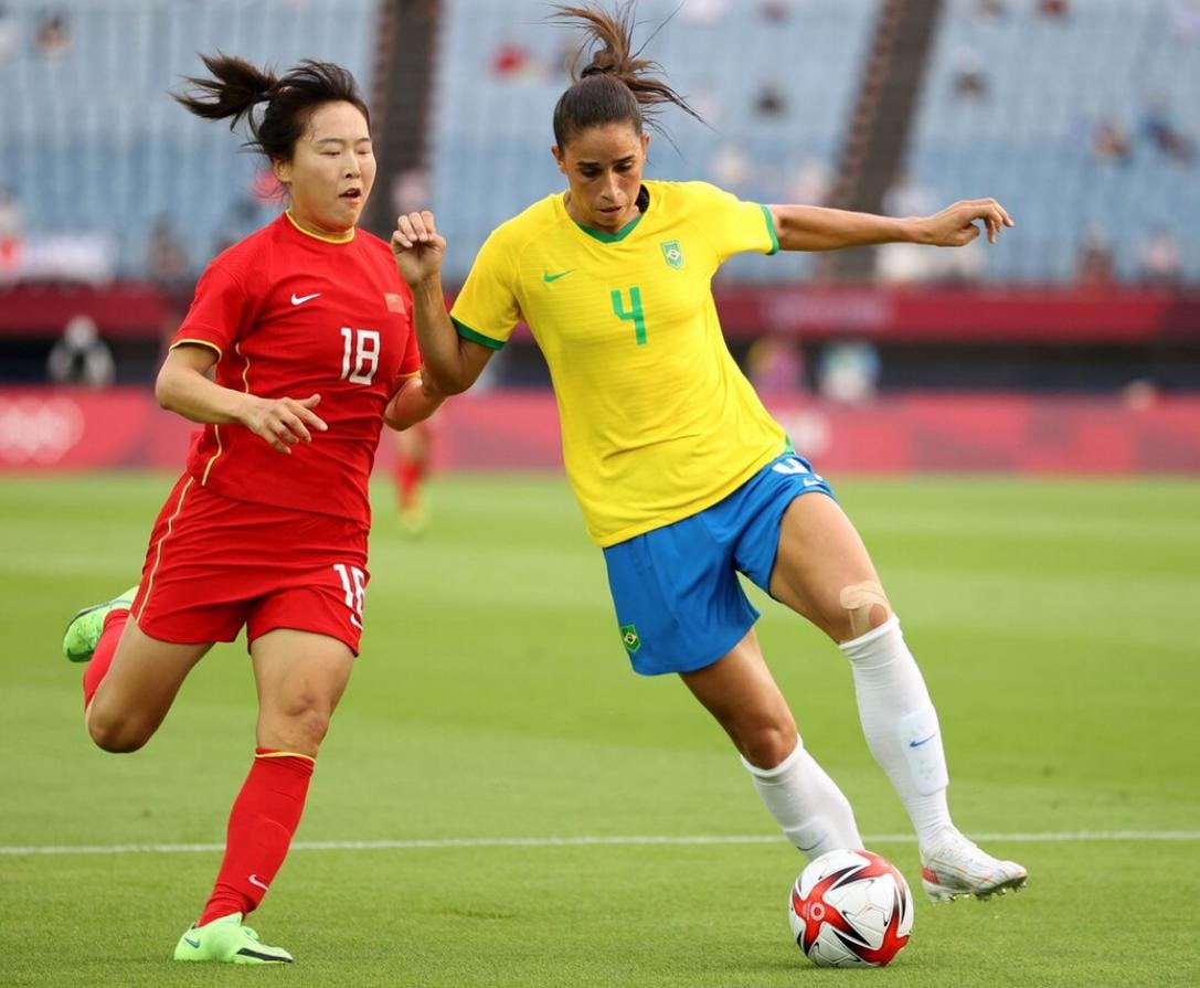 0-5！中国女足完败，运气太差，4射门中框，35岁巴西老将梅开二度(2)