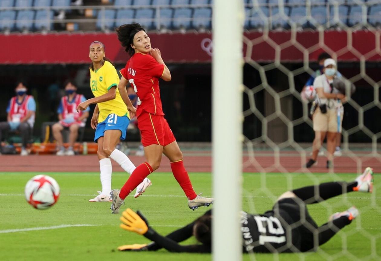 0-5！中国女足完败，运气太差，4射门中框，35岁巴西老将梅开二度(5)