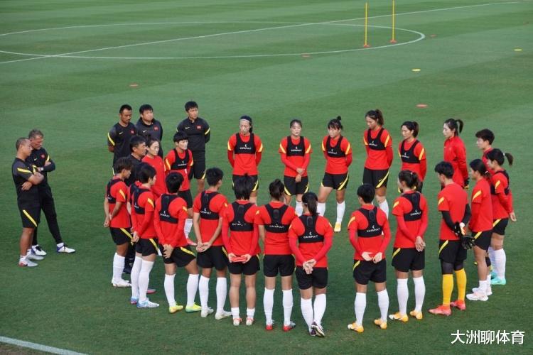 早上9点！中国女足传来消息：贾秀全教练有争议表态，引球迷吐槽(1)