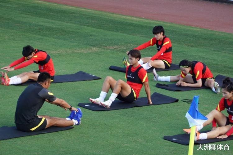 早上9点！中国女足传来消息：贾秀全教练有争议表态，引球迷吐槽(3)
