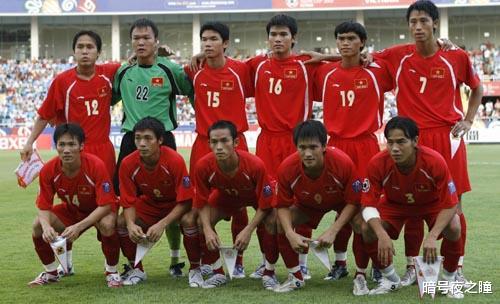 若国足爆发，在小组赛第三轮3: 0取胜越南，还有机会出线吗？(3)