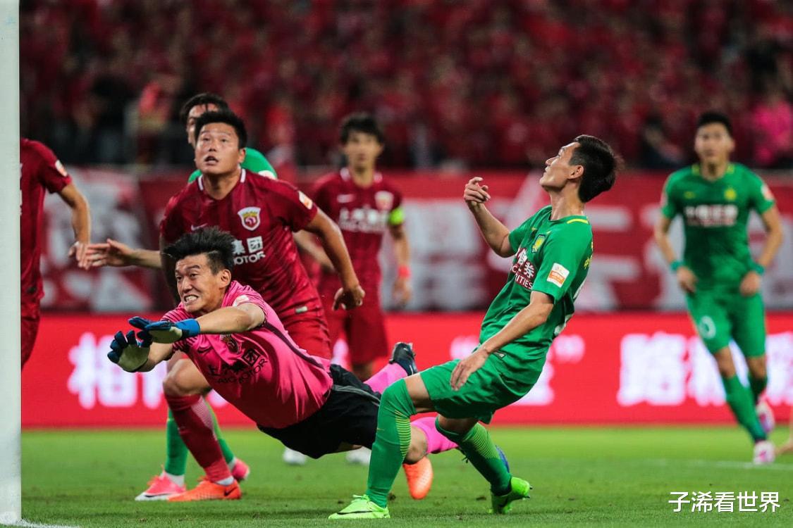 凌晨3点! 上海媒体曝出争议猛料: 中国足球沦为大笑话, 球迷骂声一片(5)