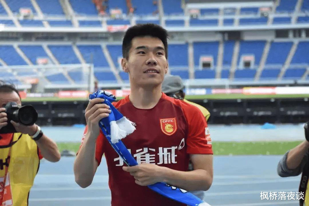 1-1！29岁国脚回归后又进关键球，他在成为天津足球新王的路上！(4)