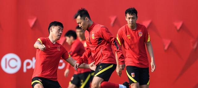 晚上21点！上海媒体最新报道，国足遭打击，下届世界杯又没戏了(4)