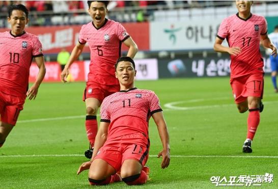 2-0！韩国队创历史，孙兴慜任意球破门笑了，4万球迷的见证！(3)