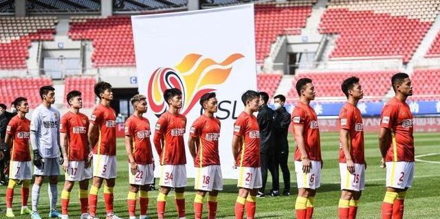昨天广州恒大队内发生争论，核心被队友指责，教练组很着急(1)
