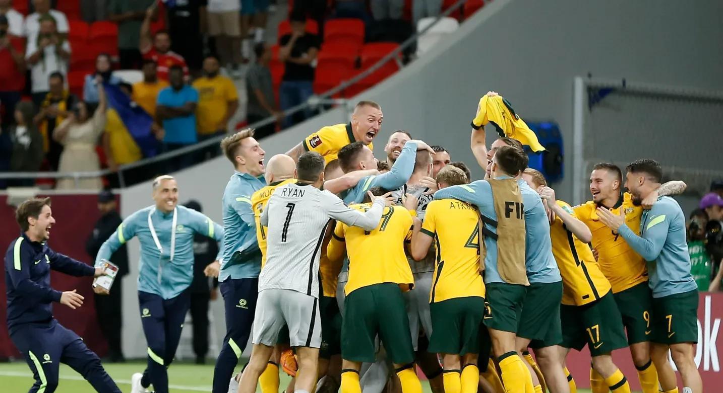 世界杯丨澳大利亚连续两届附加赛胜出，新西兰主帅抨击亚洲名哨(2)