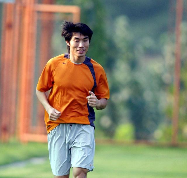 42岁鲁能功勋郑智仍是国内最佳球员，巅峰状态留给了鲁能！