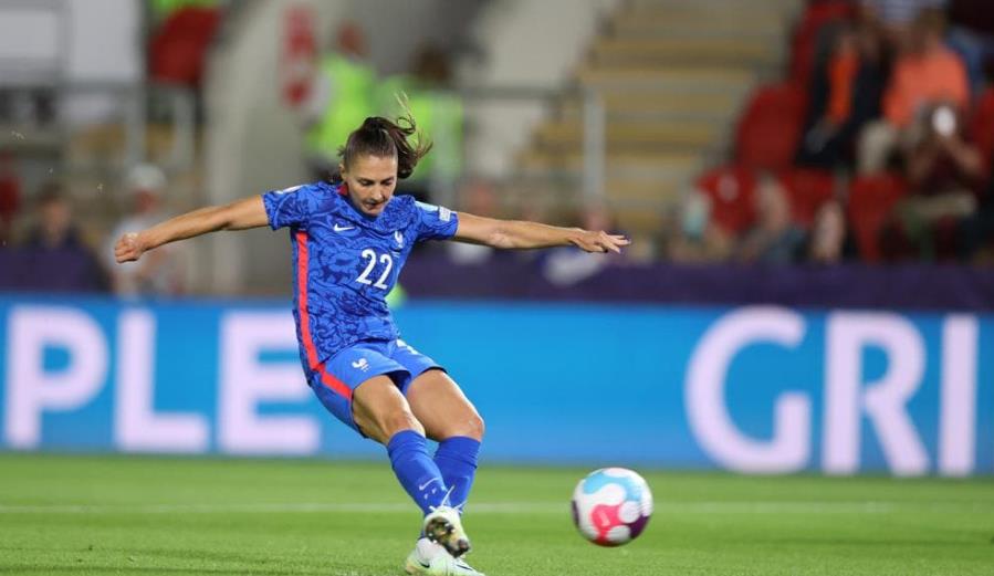 女足世界第三，加时赛1-0晋级四强。卫冕冠军出局，曾8-2中国女足(5)