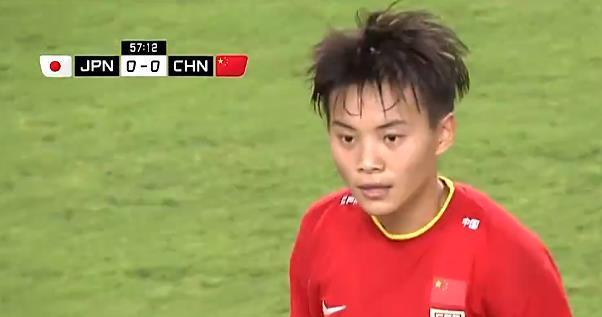 中国女足被吊打，日本队射中横梁，王霜发挥出色，3场0球遗憾