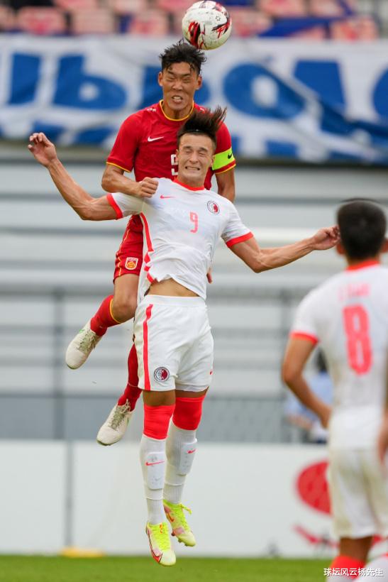 恭喜！谭龙破门立功！中国男足1比0战胜中国香港队获得季军(4)