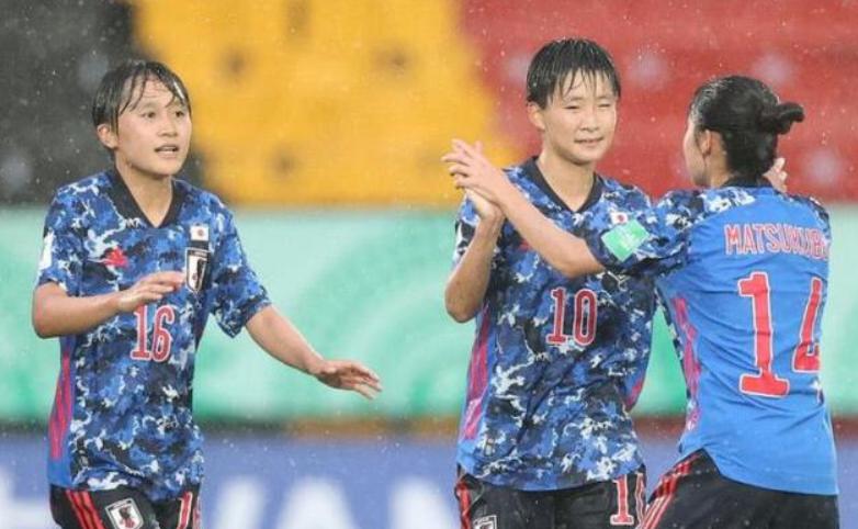 2-0！亚洲第2登顶，世界杯2连胜+力压FIFA第1，中国女足未入正赛
