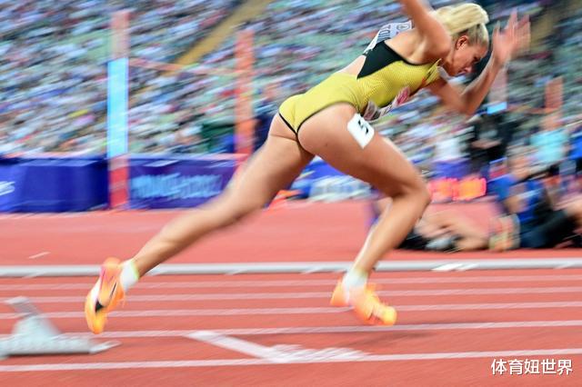 最性感运动员穿连体衣秀身材，4X400米接力晋级决赛，目标巴黎奥运