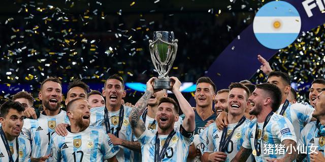 德媒排上了阿根廷世界杯的大名单，遭到了球迷们的冷嘲热讽：这样排下去，就是为了把阿根廷淘汰(7)