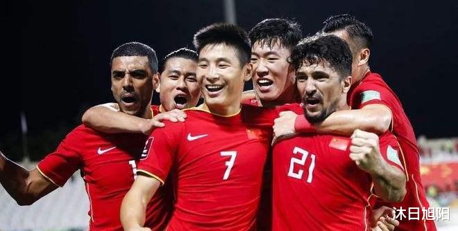 卡塔尔飘扬中国红！世界杯离国足还有多远？前国脚和名嘴给出答案(3)