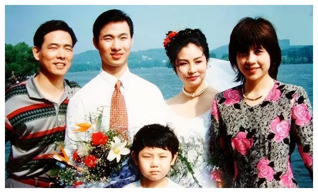 刘国梁恩师蔡振华，娶演员妻子，铁腕外表下是一位模范丈夫(4)