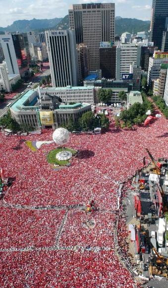 韩国取消世界杯期间街头助威活动 韩足协：此时不宜聚众狂欢(1)