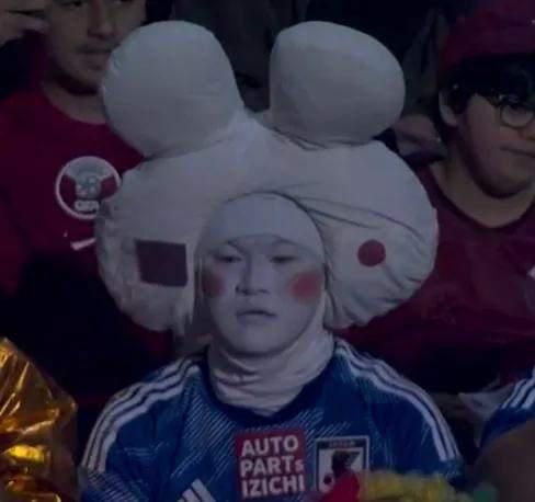 卡塔尔世界杯开幕！看点多多，日本球迷装扮撞脸岳云鹏太抢镜(7)