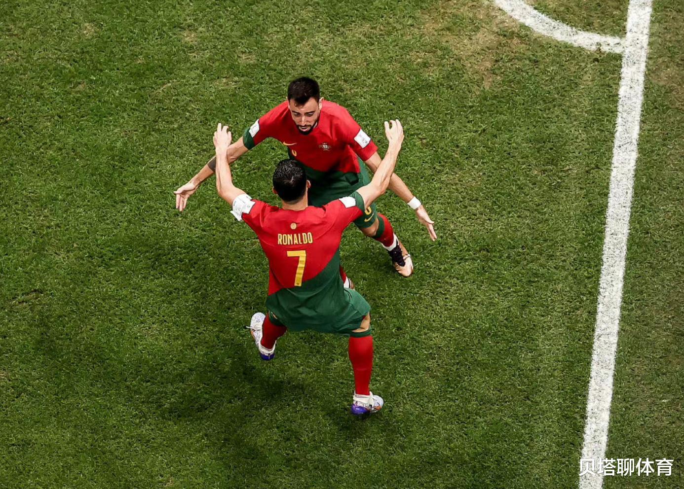 葡萄牙2-0引争议！大V：支撑手判点球？中超裁判：手有附加动作(1)