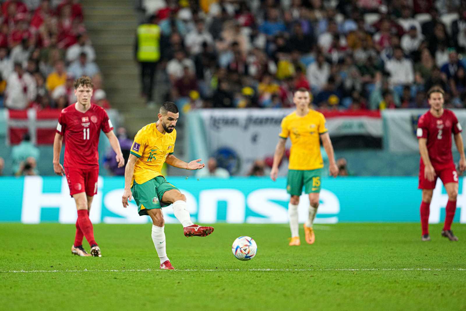 澳大利亚锋霸进球帮助球队击败丹麦，表现可圈可点，值得鲁能考虑
