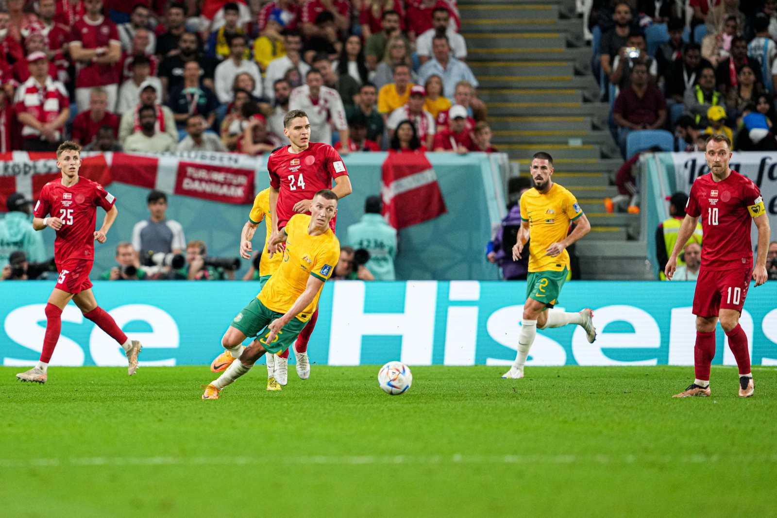 澳大利亚锋霸进球帮助球队击败丹麦，表现可圈可点，值得鲁能考虑(3)