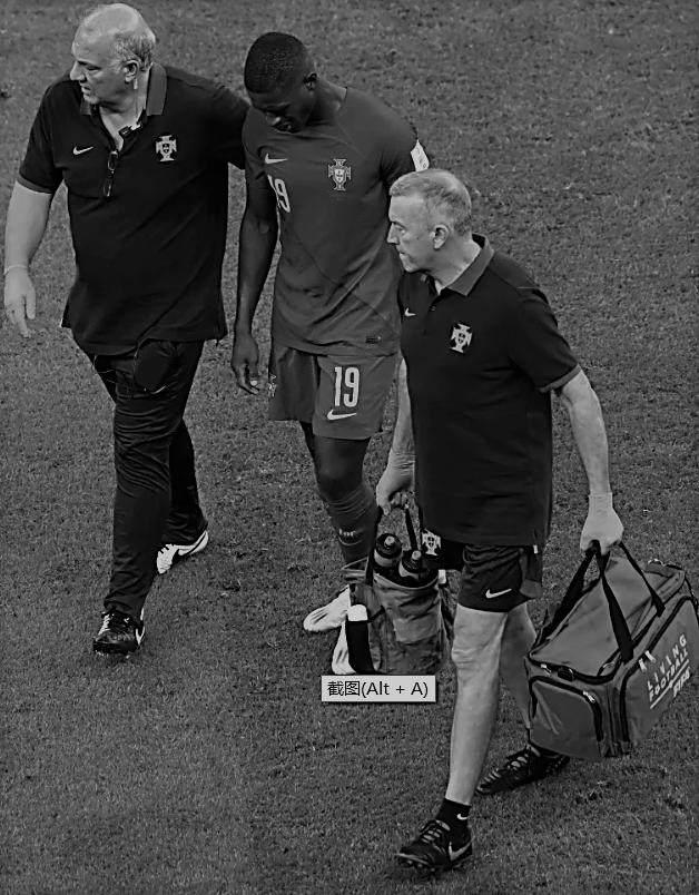 努诺·门德斯伤别 世界杯已开打 葡萄牙不能再招人