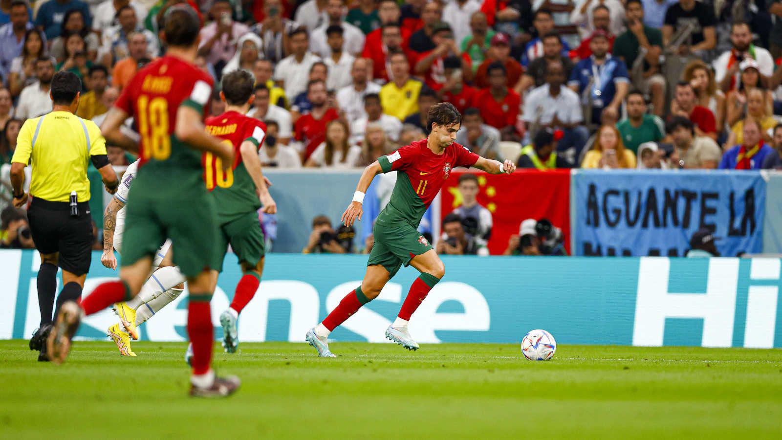 C罗的鼓励让他备受鼓舞，本轮世界杯表现封神，力助葡萄牙完胜(3)