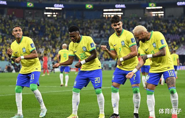 巴西80分钟换三门将创历史，韩国球迷怒喷不尊重人，一点礼貌都没有(8)