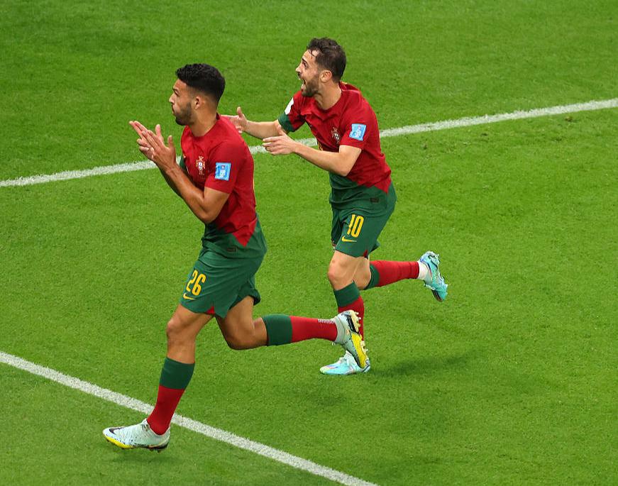 大胜晋级！葡萄牙破世界杯36年纪录 夺冠赔率升至第三(1)