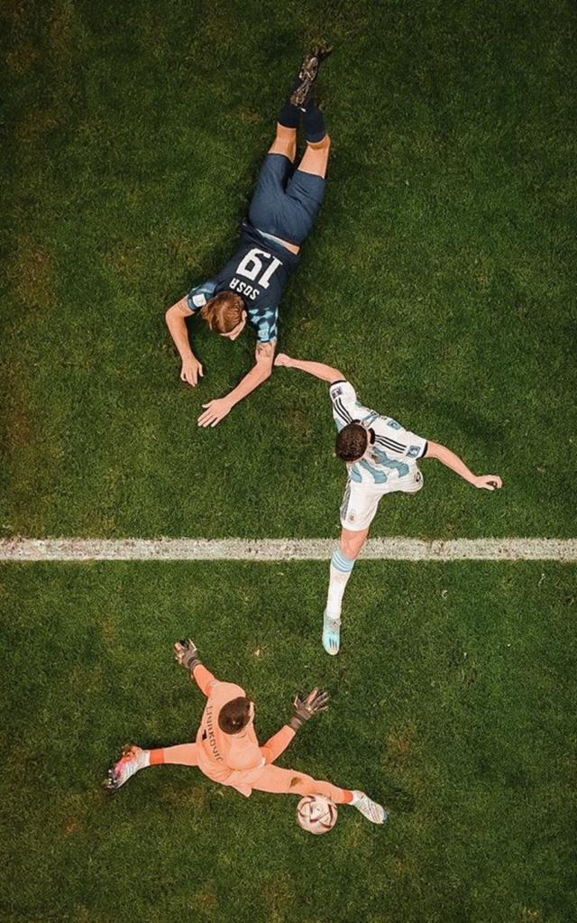 【世界杯】梅西传射 曼城前锋2球 阿根廷3比0进决赛(38)