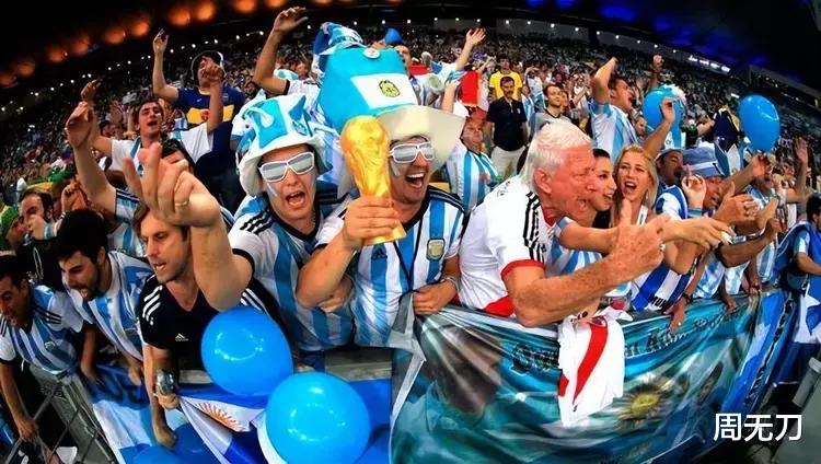 信仰! 5万阿根廷球迷赶来观看梅西决赛, 有人卖房卖车花光毕生积蓄(4)