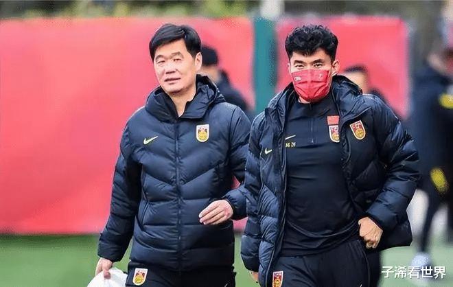 中午12点！上海媒体再现争议报道：中国足协遭质疑，球迷骂声一片(3)