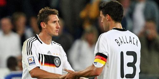 本世纪德国足坛的“绝代双骄”，巴拉克和他，谁的地位更高？
