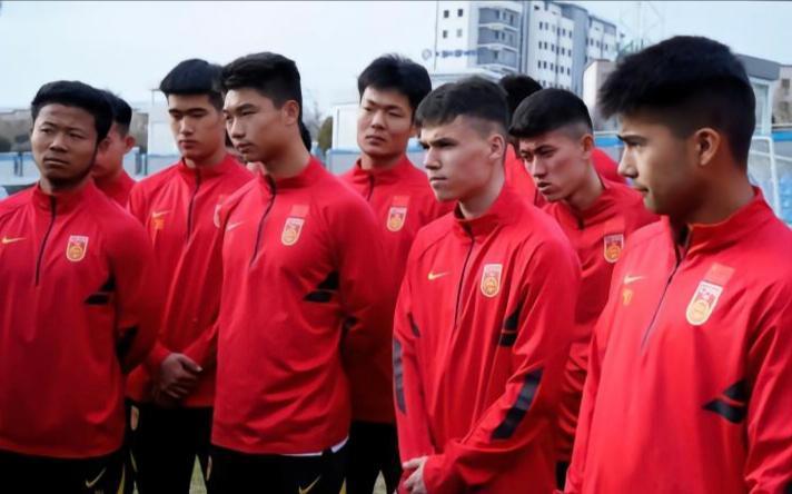 U20国足已抵达乌兹别克斯坦展开训练 何小珂或成为奇兵来助阵(4)
