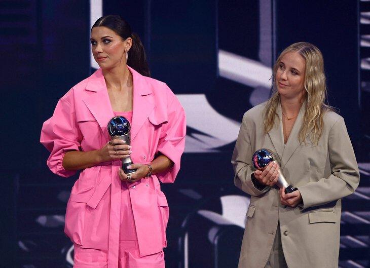 黑酷梅西，粉红摩根，国际足联颁奖典礼上的足坛时尚圈(38)