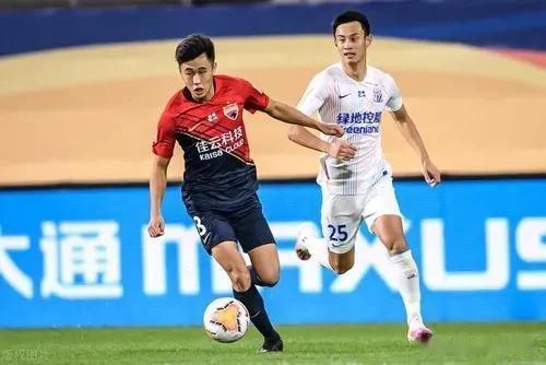 中国足球新的中场发动机，第一个香港转籍而来的中国国脚！(2)