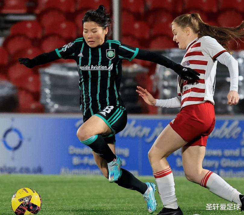 伟大7-0！中国女足双子星征服欧洲：同台竞技+狂轰2球，球迷嗨了(8)