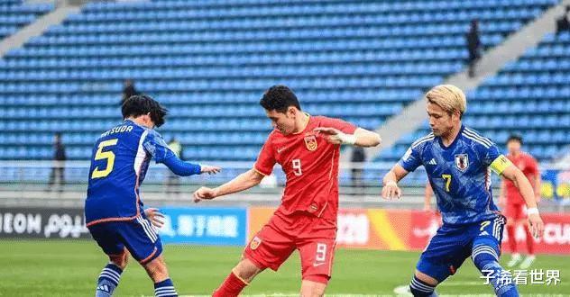 突发！中国足球传来喜讯：U20国青做出巨大改变，球迷吐槽声一片(4)