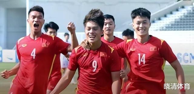 U20国足1-3韩国虽然输了，但拼搏的精神是值得称赞的，李昊这样的球员应该进入国家队(2)