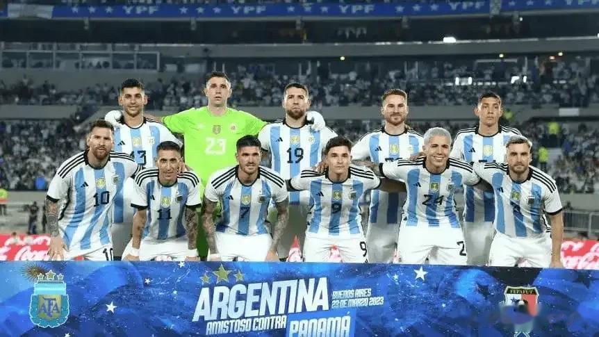 在巴西掉链子，乌拉圭沉沦的这20年，阿根廷扛起了唯一的南美对抗欧洲大旗。

巴西