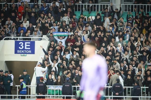 乌兹别克斯坦青年队称霸亚洲奥秘:狂热的主场球迷(2)